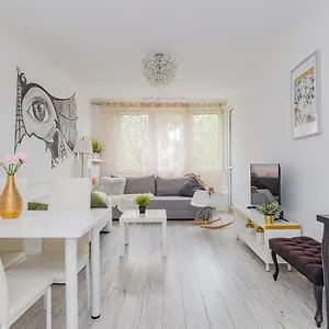 https://shortstaypoland-aleje-jerozolimskie-b13.warsawhotelspoland.com
